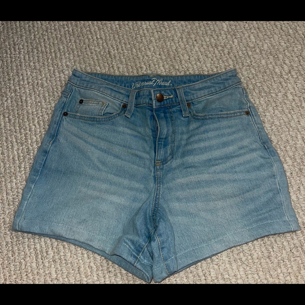 Universal Threads light wash blue jean shorts 2/26